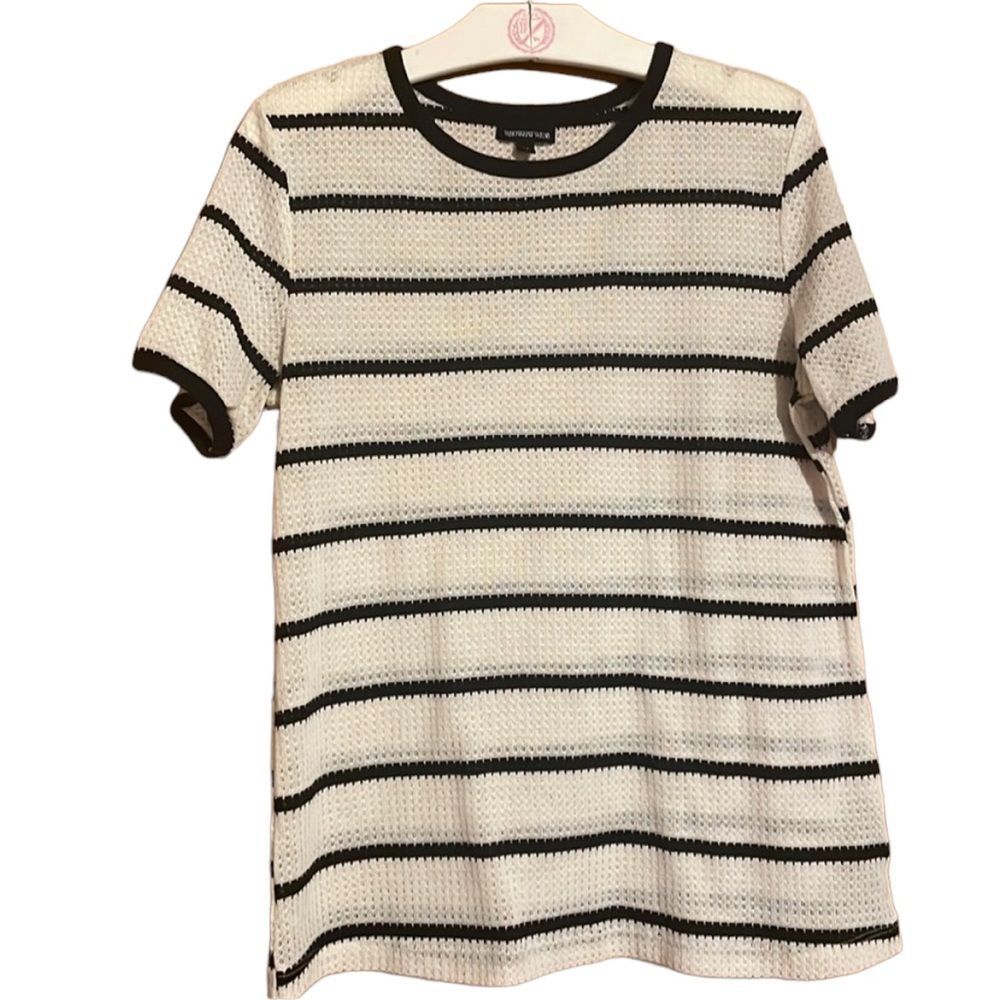•WHOWHATWEAR•IVORY/BLACK STRIPE KNIT TOP IN SIZE MEDIUM EUC